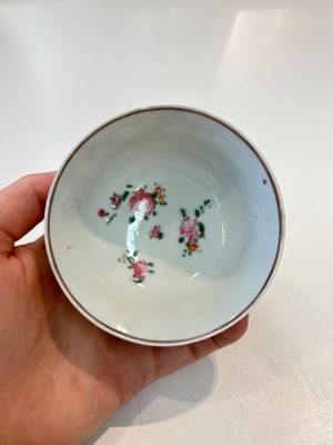 A Chinese famille rose 22-piece tea service with floral design, Qianlong — photo 62