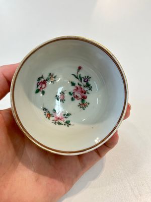 A Chinese famille rose 22-piece tea service with floral design, Qianlong — photo 68