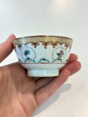 A Chinese famille rose 22-piece tea service with floral design, Qianlong — photo 72