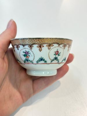 A Chinese famille rose 22-piece tea service with floral design, Qianlong — photo 83