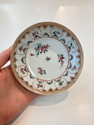 A Chinese famille rose 22-piece tea service with floral design, Qianlong — photo 94