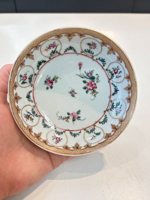 A Chinese famille rose 22-piece tea service with floral design, Qianlong — photo 96