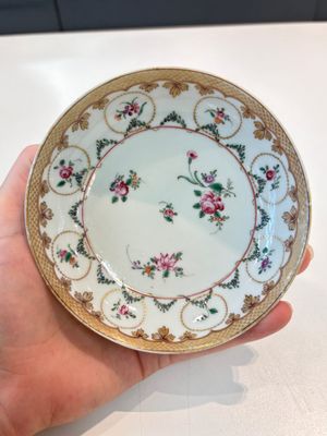 A Chinese famille rose 22-piece tea service with floral design, Qianlong — photo 98