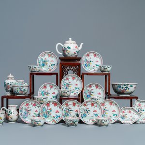 A Chinese famille rose 27-piece tea service with landscape design, Yongzheng/Qianlong — photo 1