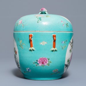 A Chinese famille rose '9 peaches' dish and a turquoise ground bowl and cover, Qianlong mark, 19/20th C. — 照片 7