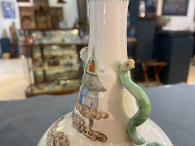 A Chinese famille rose, a flambé-glazed and a blue and white celadon-ground vase, 19/20th C. — 照片 5