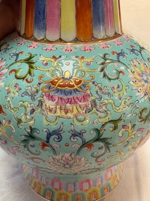 A Chinese famille rose altar vase with 'bajixiang' design, 'benbahu', Qianlong mark, 20th C. — photo 11
