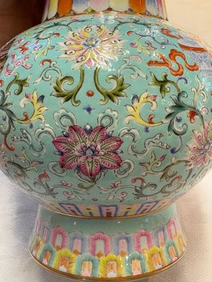 A Chinese famille rose altar vase with 'bajixiang' design, 'benbahu', Qianlong mark, 20th C. — photo 16