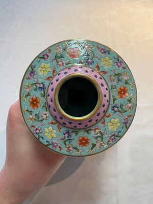 A Chinese famille rose altar vase with 'bajixiang' design, 'benbahu', Qianlong mark, 20th C. — photo 5