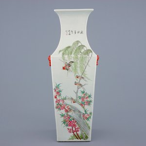 A Chinese famille rose and cianjiang cai square vase with birds among flowers and a landscape, 19/20th C. — photo 4