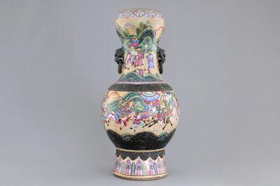 A Chinese famille rose and crackled glaze vase, Nanking, 19th C.