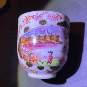 A Chinese famille rose and gilt Meissen-style 17-piece tea service, Qianlong — photo 44
