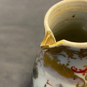 A Chinese famille rose and gilt Meissen-style tea caddy and milk jug, Qianlong — photo 11