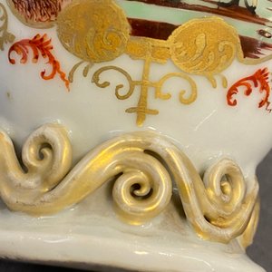 A Chinese famille rose and gilt Meissen-style tea caddy and milk jug, Qianlong — photo 10