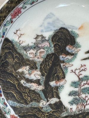 A Chinese famille rose and grisaille 'mountainous landscape' cup and saucer, Yongzheng — photo 3