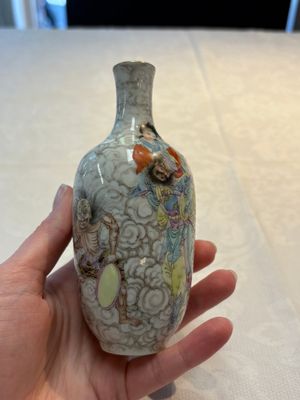 A Chinese famille rose and grisaille 'Zhongkui' vase, Daoguang mark, 20th C. — 照片 5