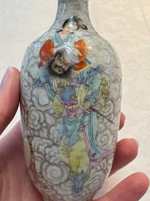 A Chinese famille rose and grisaille 'Zhongkui' vase, Daoguang mark, 20th C. — 照片 10