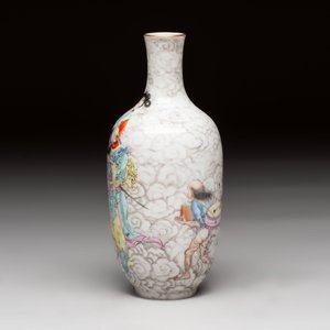 A Chinese famille rose and grisaille 'Zhongkui' vase, Daoguang mark, 20th C. — 照片 2