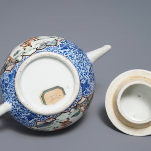 A Chinese famille rose and overglaze blue teapot and cover, Yongzheng — photo 6