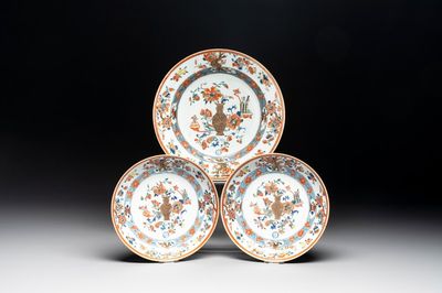 A Chinese famille rose 'antiquities' dish and two plates, Yongzheng/Qianlong