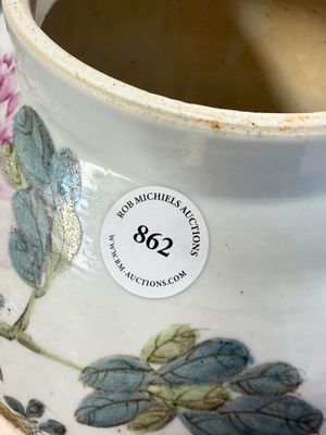 A Chinese famille rose 'Antiquities' dish, Tongzhi mark, 19/20th C. — foto 15