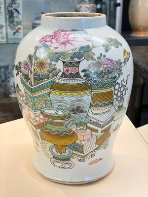 A Chinese famille rose 'Antiquities' dish, Tongzhi mark, 19/20th C. — foto 16