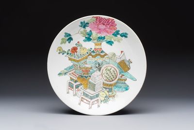 A Chinese famille rose 'Antiquities' dish, Tongzhi mark, 19/20th C.