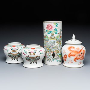 A Chinese famille rose 'Antiquities' hat stand, a pair of vases and an iron-red-decorated covered vase — photo 1