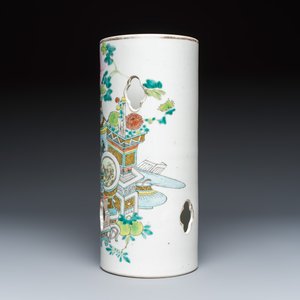 A Chinese famille rose 'Antiquities' hat stand, a pair of vases and an iron-red-decorated covered vase — photo 17