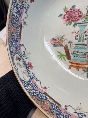 A Chinese famille rose 'antiquities' punch bowl, Qianlong — photo 12