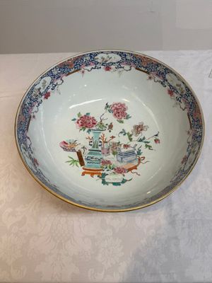 A Chinese famille rose 'antiquities' punch bowl, Qianlong — photo 15