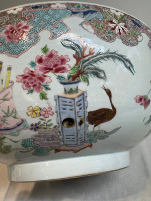 A Chinese famille rose 'antiquities' punch bowl, Qianlong — photo 18