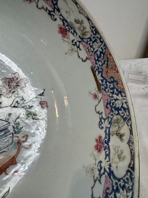 A Chinese famille rose 'antiquities' punch bowl, Qianlong — photo 9