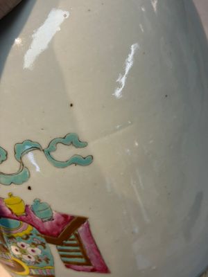 A Chinese famille rose 'Antiquities' vase and a covered jar, 19th C. — photo 19