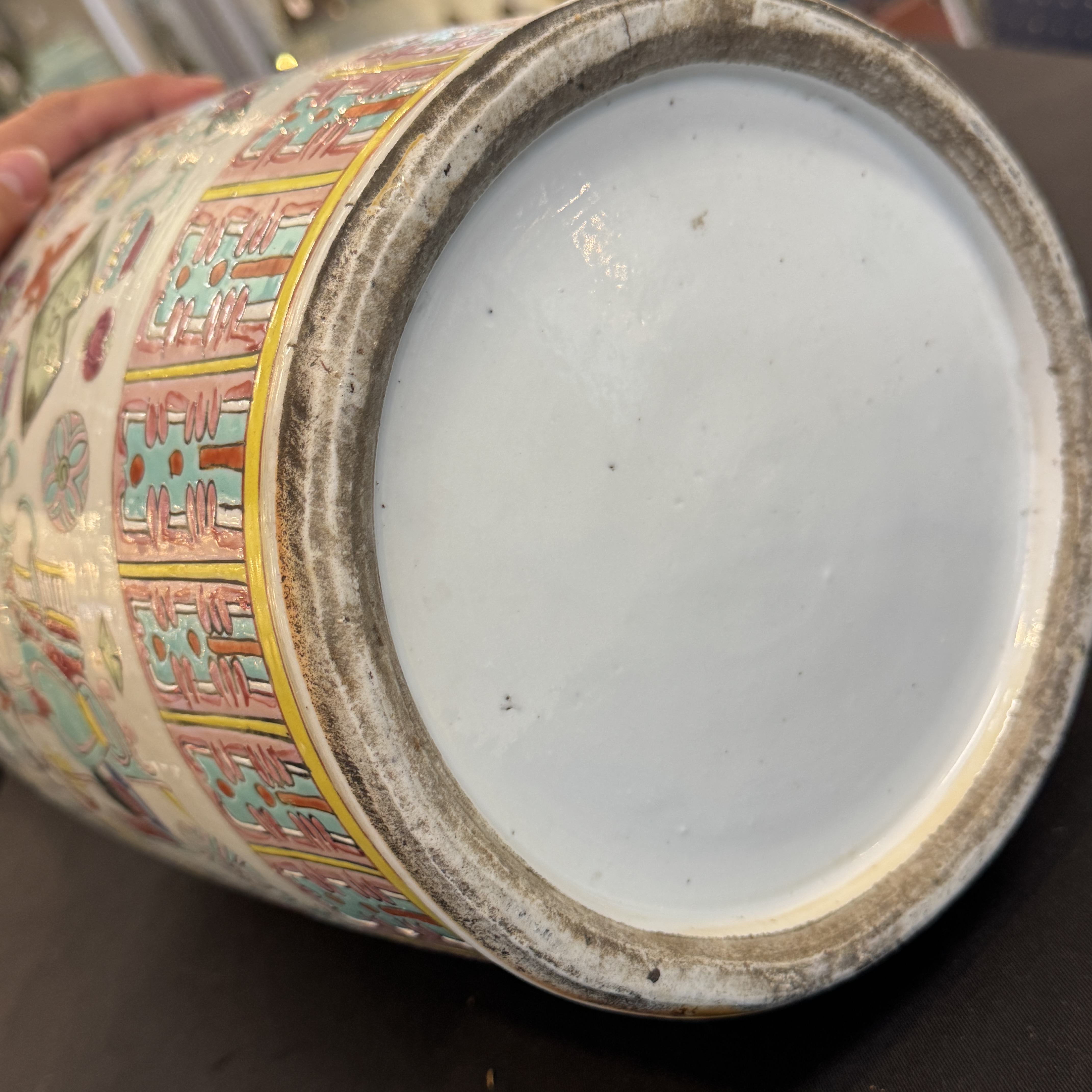 A Chinese famille rose 'Antiquities' vase and a jar — photo 25