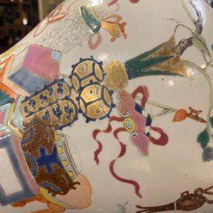 A Chinese famille rose 'antiquities' vase, Qianlong — photo 13