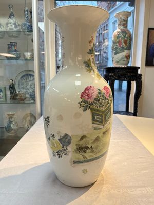 A Chinese famille rose 'Antiquities’ vase, signed Fang Jiazhen 方家珍, dated 1891 — photo 4
