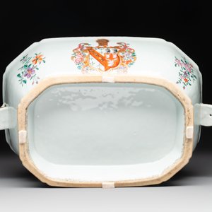 A Chinese famille rose armorial covered tureen and stand with the arms of Maltby impaling Lyne for the English market, Qianlong, ca. 1765 — 照片 12