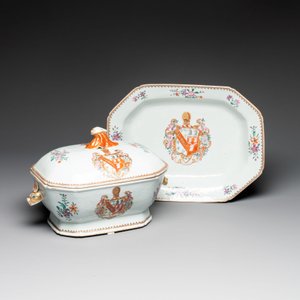 A Chinese famille rose armorial covered tureen and stand with the arms of Maltby impaling Lyne for the English market, Qianlong, ca. 1765 — 照片 2