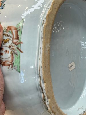 A Chinese famille rose armorial covered tureen, stand and serving dish with the arms of Visdelou for the French market, Qianlong, ca. 1765 — photo 44