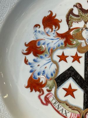 A Chinese famille rose armorial dish with incised rim for the English market with the arms of Willes Impaling Broster, Qianlong — photo 3