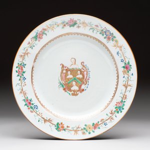 A Chinese famille rose armorial dish with the arms of William Ellis for the English market, Qianlong, ca. 1755 — photo 1