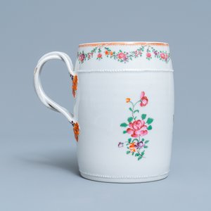 A Chinese famille rose armorial mug and a faux-bois border plate, Qianlong — 照片 5
