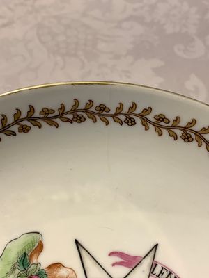 A Chinese famille rose armorial nine-piece service with the arms of Alexandre Lamotte-Baracé, Qianlong, ca. 1786-1789 — photo 21