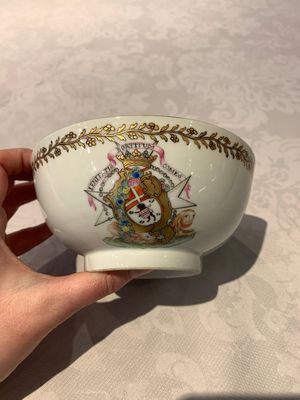 A Chinese famille rose armorial nine-piece service with the arms of Alexandre Lamotte-Baracé, Qianlong, ca. 1786-1789 — photo 23