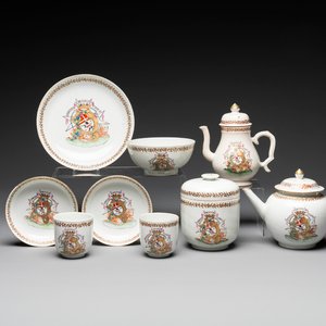 A Chinese famille rose armorial nine-piece service with the arms of Alexandre Lamotte-Baracé, Qianlong, ca. 1786-1789 — photo 1