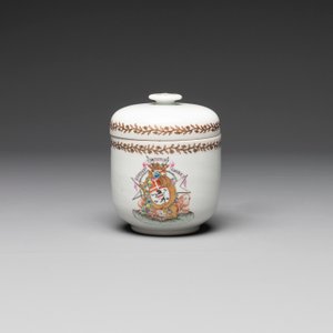 A Chinese famille rose armorial nine-piece service with the arms of Alexandre Lamotte-Baracé, Qianlong, ca. 1786-1789 — photo 11