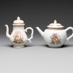 A Chinese famille rose armorial nine-piece service with the arms of Alexandre Lamotte-Baracé, Qianlong, ca. 1786-1789 — photo 2