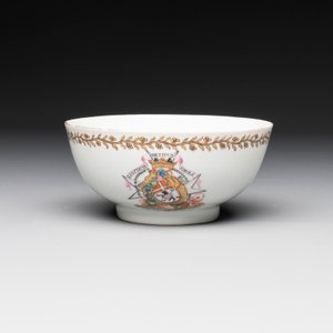 A Chinese famille rose armorial nine-piece service with the arms of Alexandre Lamotte-Baracé, Qianlong, ca. 1786-1789 — photo 24
