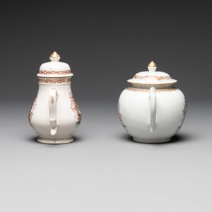 A Chinese famille rose armorial nine-piece service with the arms of Alexandre Lamotte-Baracé, Qianlong, ca. 1786-1789 — photo 5